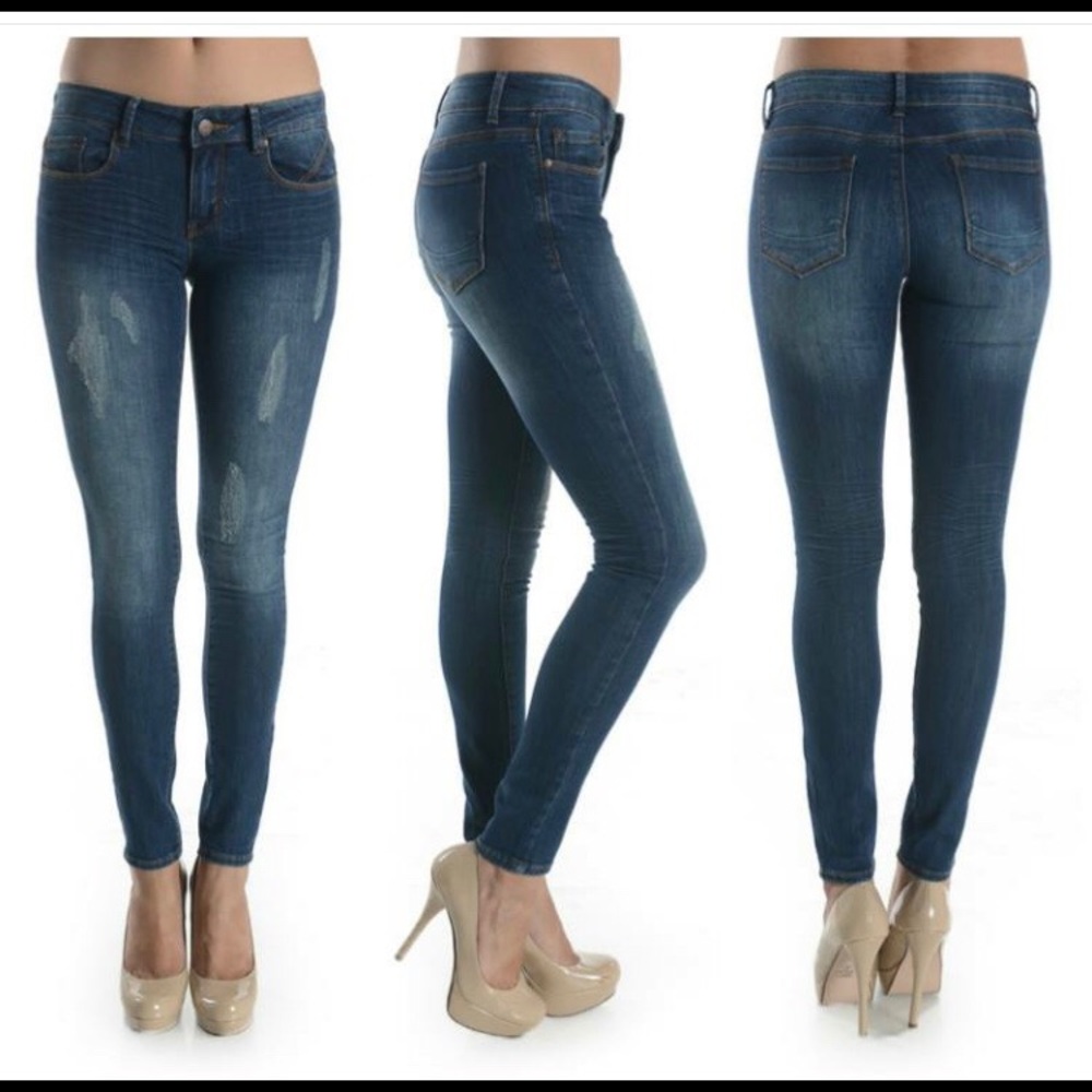 Skinny jeans lightly distressed-perfect!